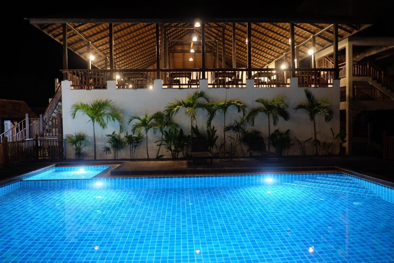 Rainforest Huahin Village Hotel Екстер'єр фото